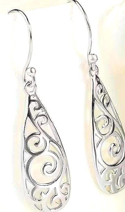 Chic Elegant Hallow Leaf Pair of Earrings