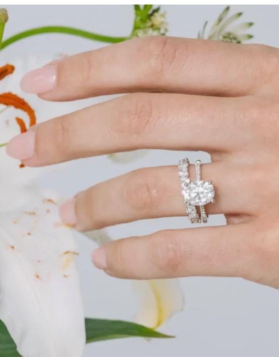 Oval Cut Moissanite Engagement Ring 10Ct  with Band