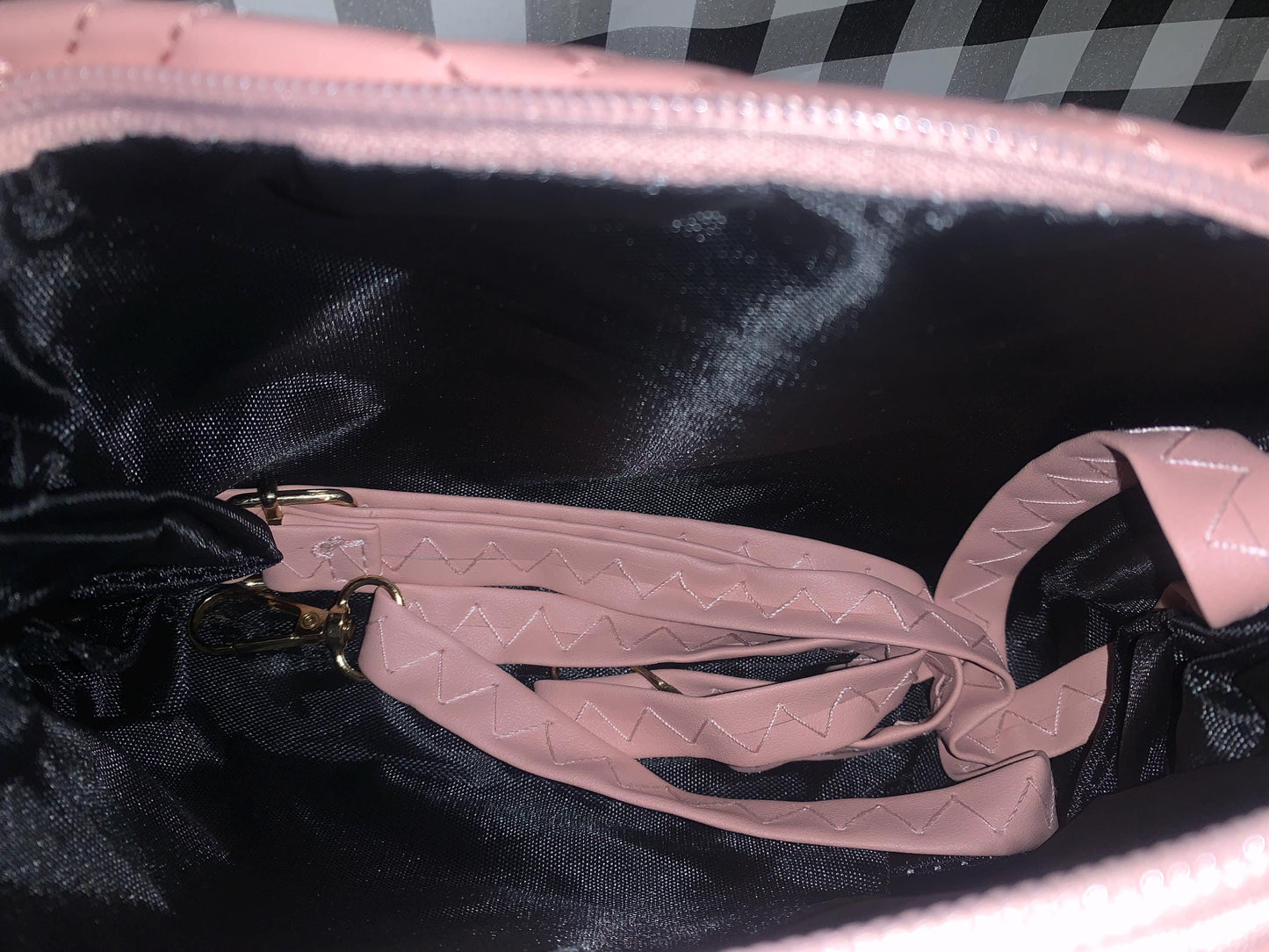 Women's Lightweight Crossbody Bag with Detachable Strap - Pink