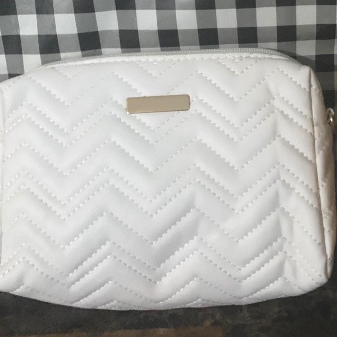 Women's Lightweight Crossbody Bag with Detachable Strap - White